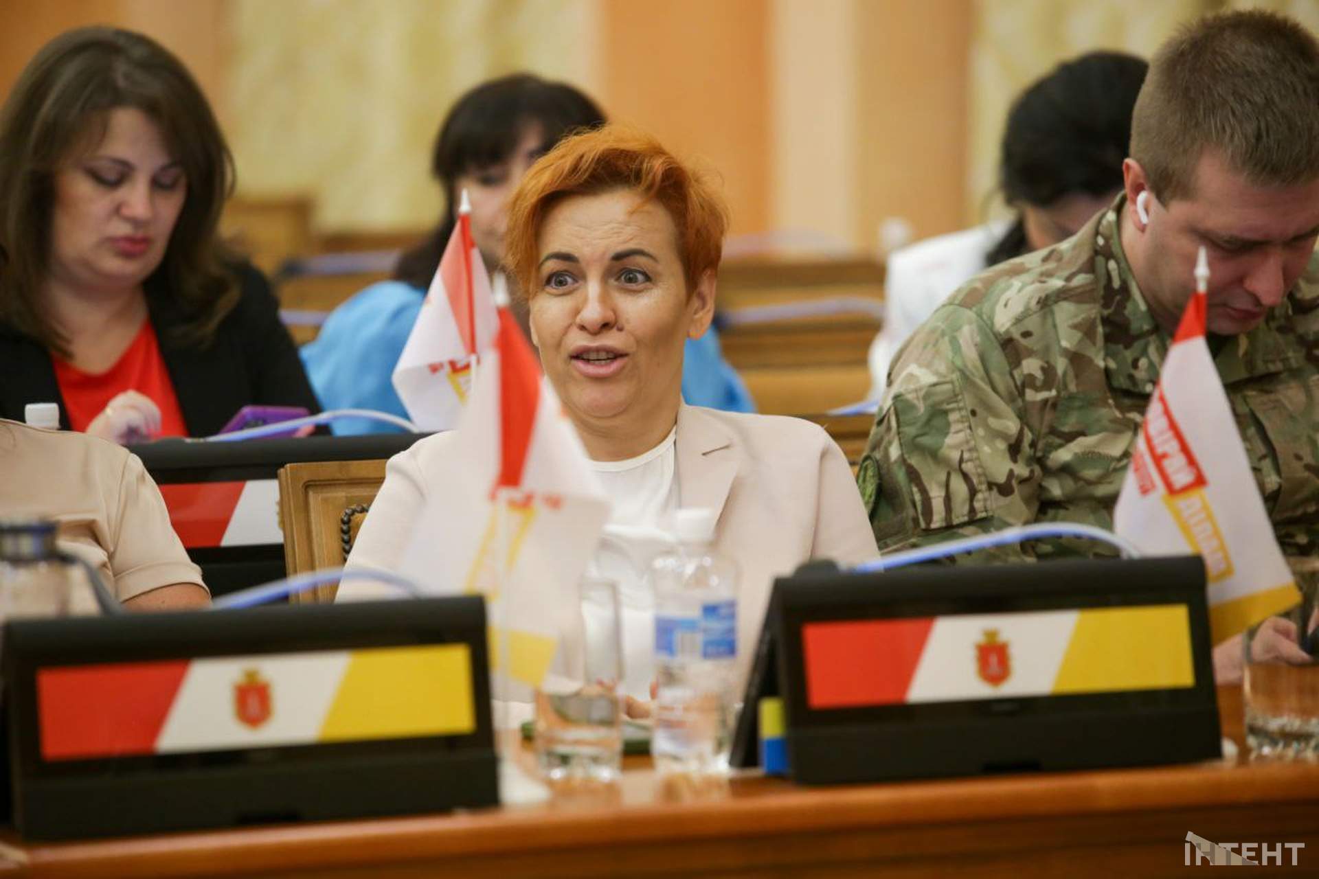 Обличчя та емоції: сесія Одеської міської ради в об'єктиві Інтента