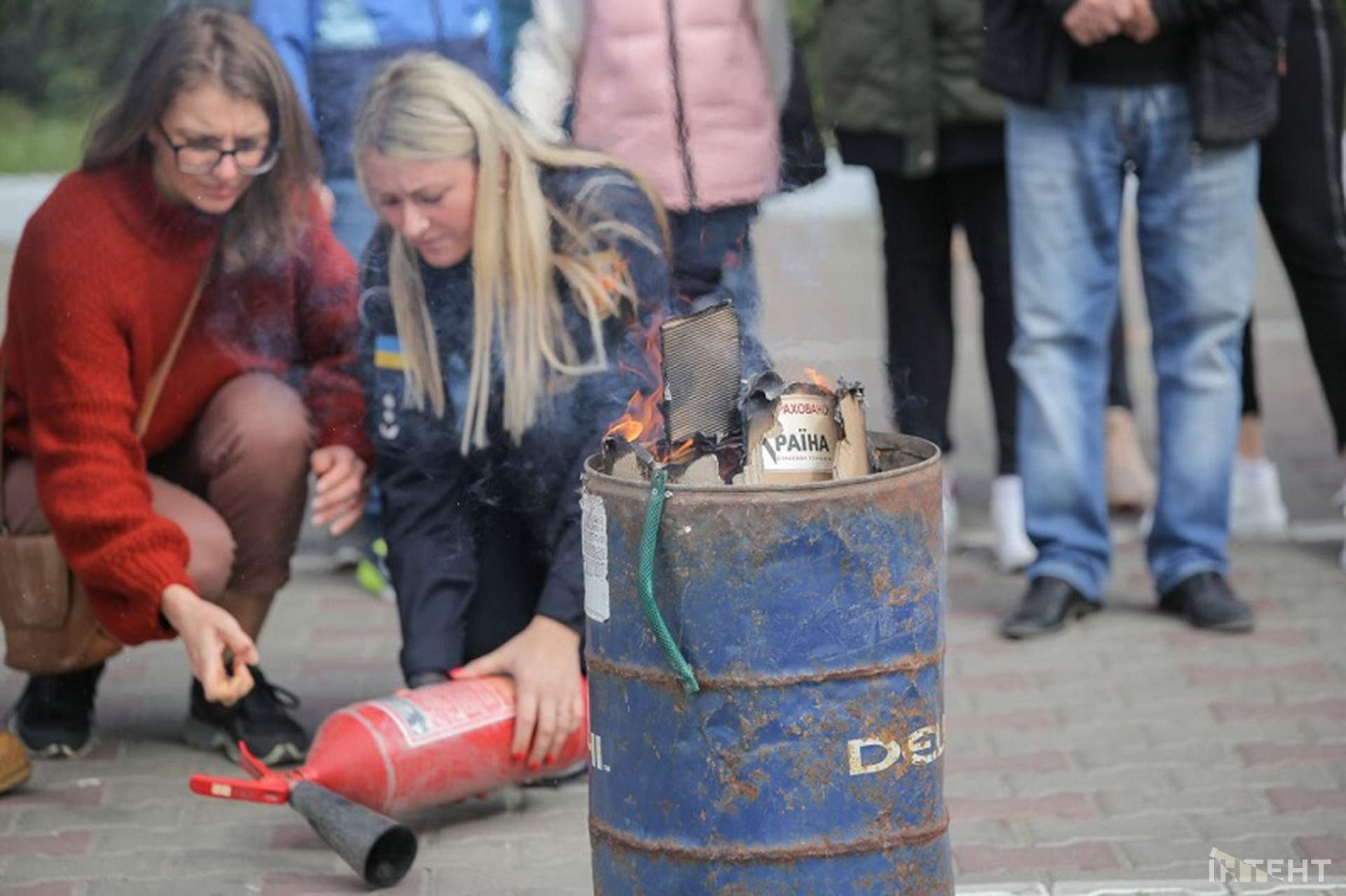 Одеситам розповіли про небезпечні предмети та вчили гасити пожежі