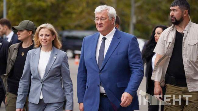 Беате Майнль-Райзінгер і Андрій Сибіга. ФОТО: Наталія Довбиш/Інтент