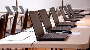 Закупка ноутбуков для школ Николаева досталась фирме с оборотом на тендерах в 200 миллионов