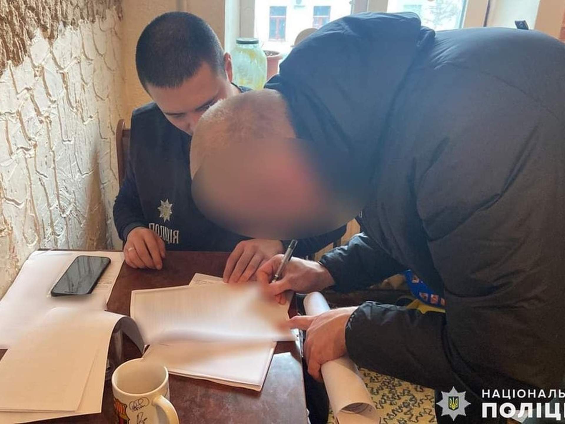 У Миколаєві викрили злочинну групу у вимаганні 7 тисяч доларів неіснуючого боргу