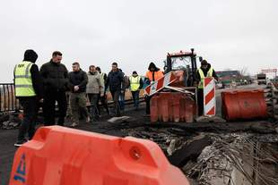 Перевозчикам объяснили, что делать для объезда поврежденных мостов в Одесской области