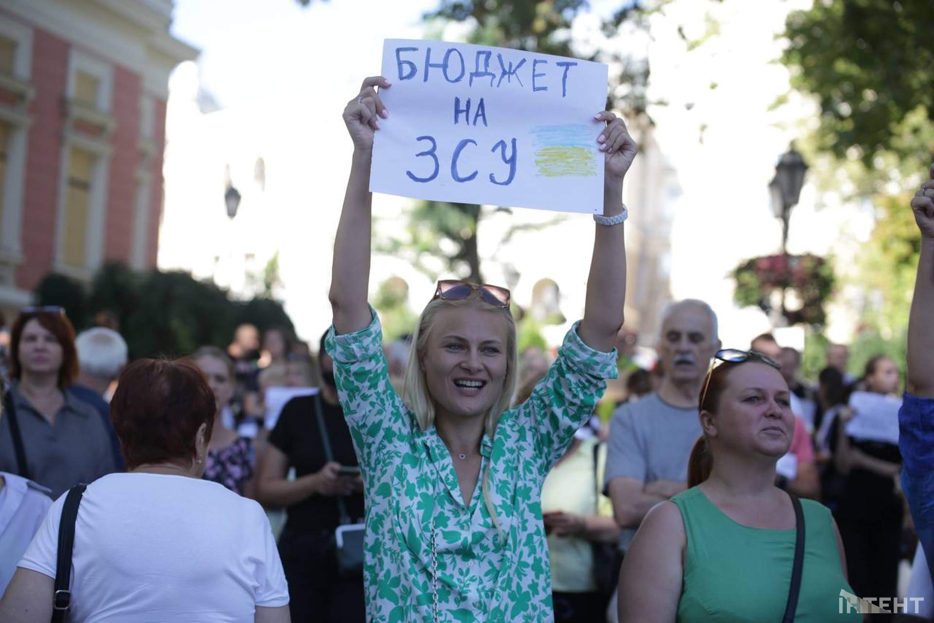Гєна виходь: одесити шостий день поспіль мітингували під будівлею мерії