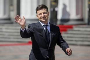 Рік при владі: президент Зеленський дає велику пресконференцію (наживо)