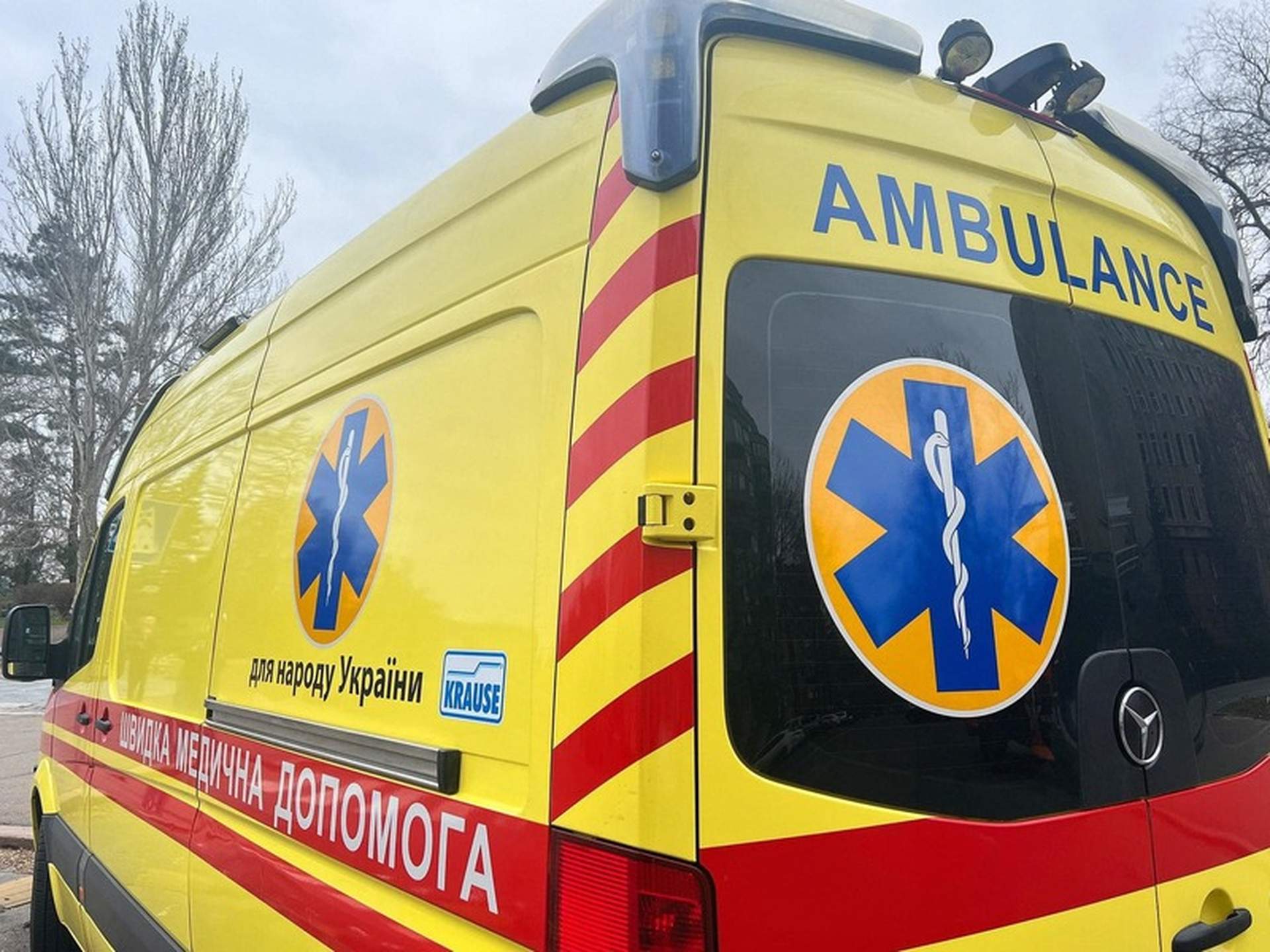 Коблівська громада отримала сучасну карету швидкої допомоги