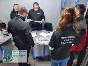 Двох посадовців Вознесенської міської ради затримано на Миколаївщині