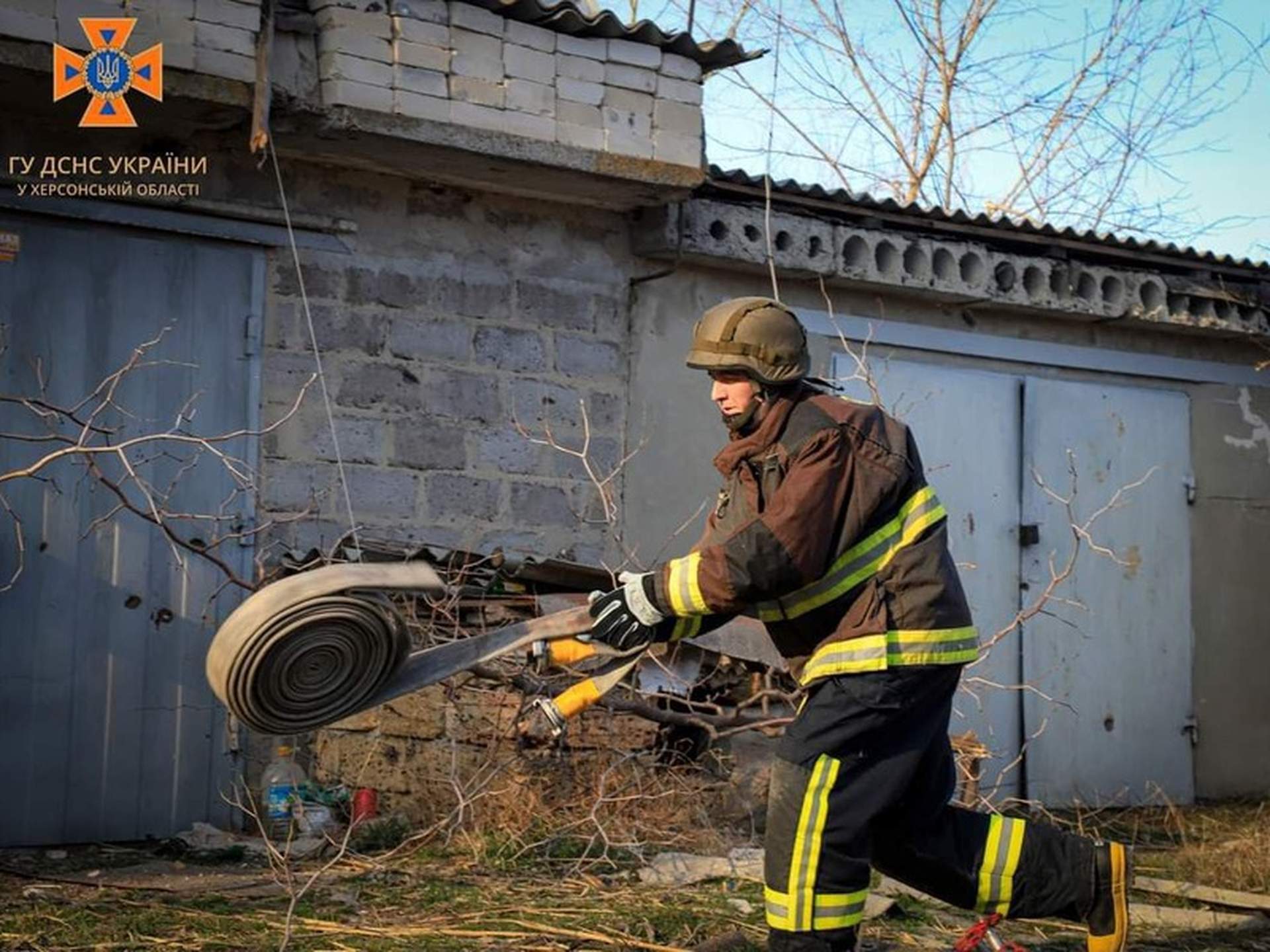 Внаслідок ворожих обстрілів на Херсонщині виникли пожежі