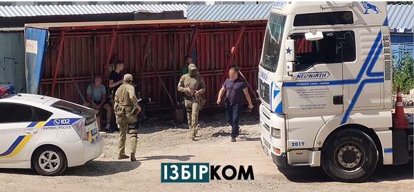 Співробітники СБУ заарештували техніку на території житлового комплексу в Одесі