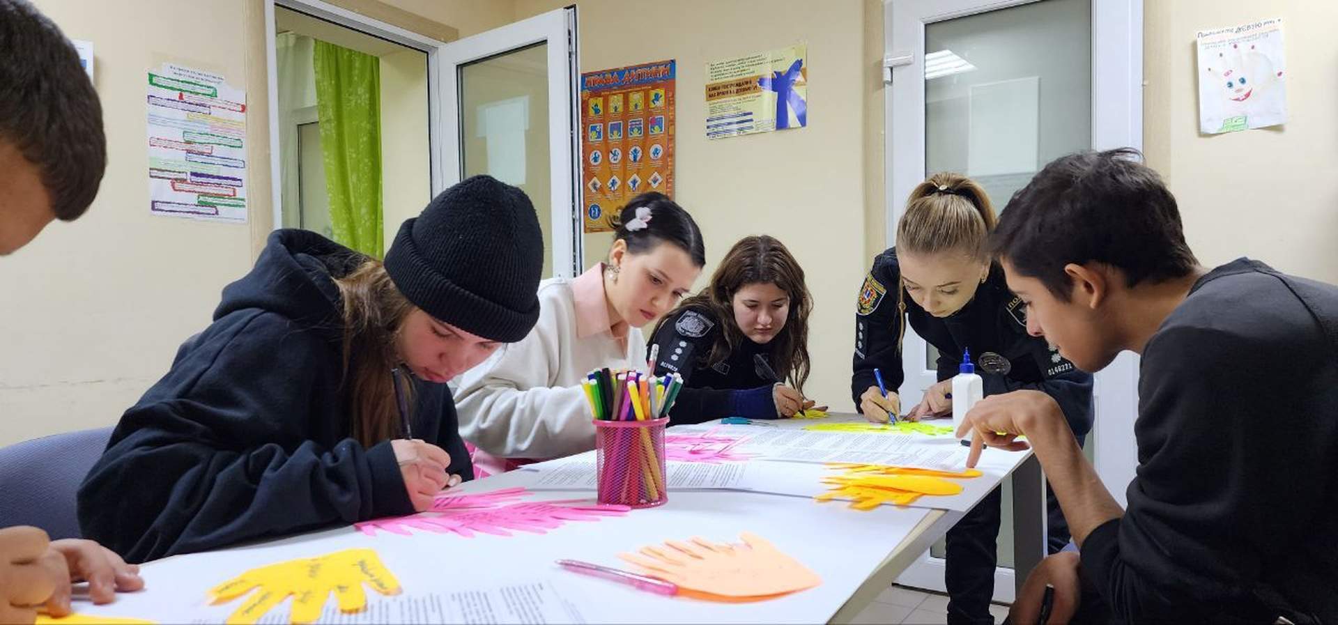 Минув перший тиждень інформаційної кампанії "16 днів проти насильства"
