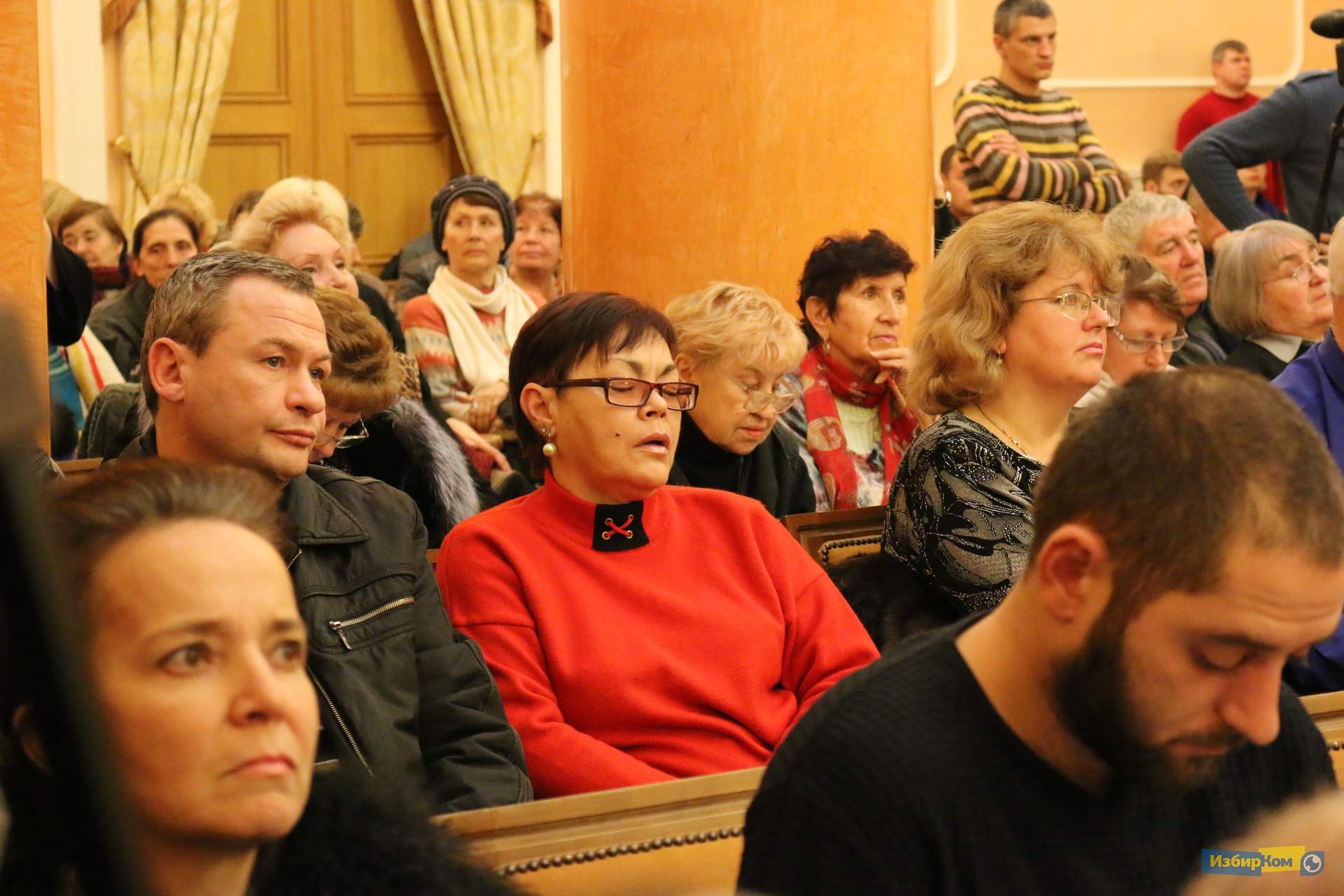 Сессия городского совета: уснувшие посетители и неполадки в системе голосования