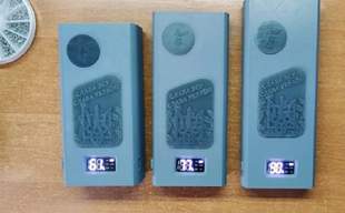 Одеські програмісти переробляють використані батарейки на павербанки для ЗСУ