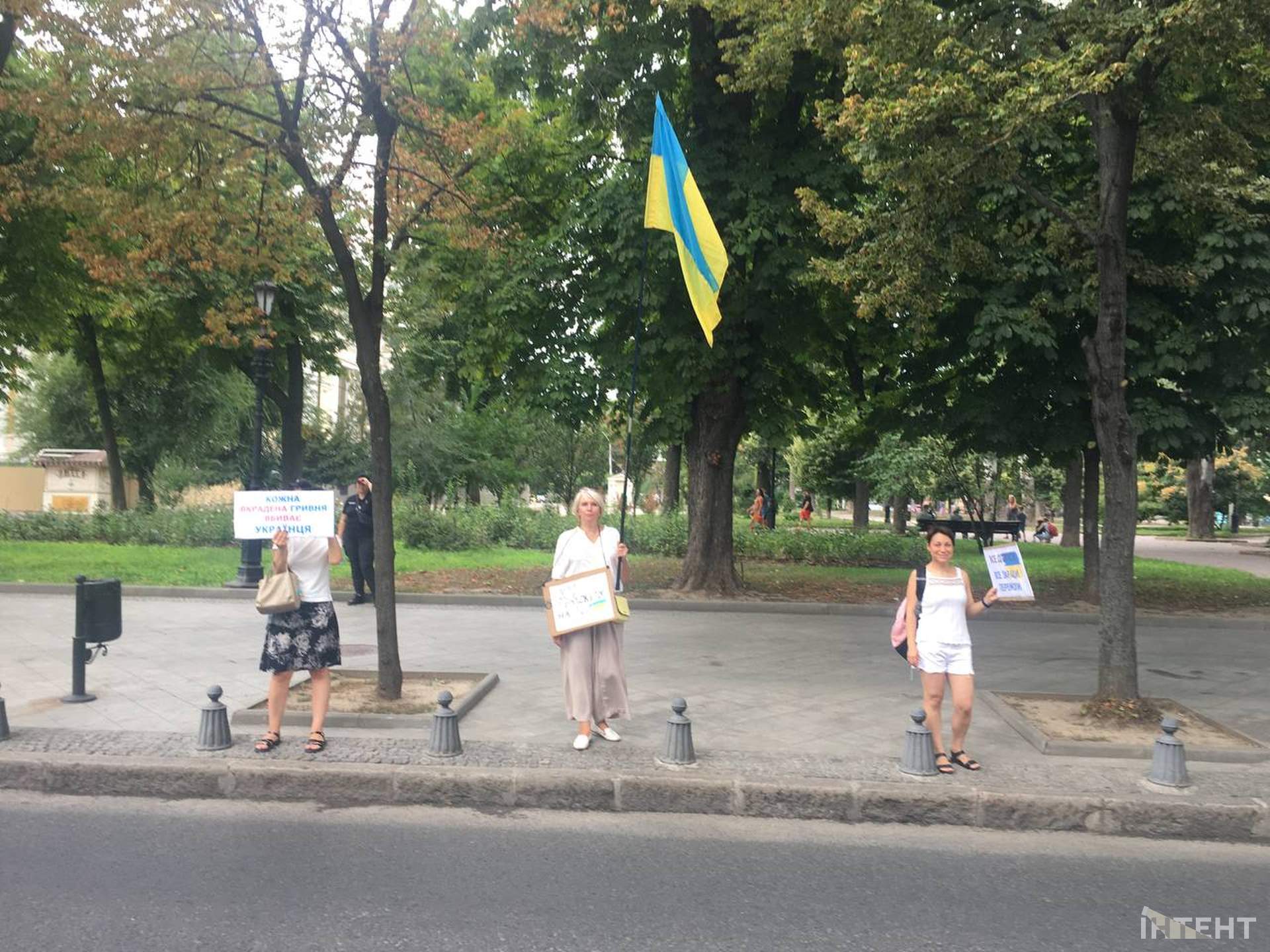 Скоро річниця: одесити продовжують вимагати від місцевої влади більше допомагати ЗСУ