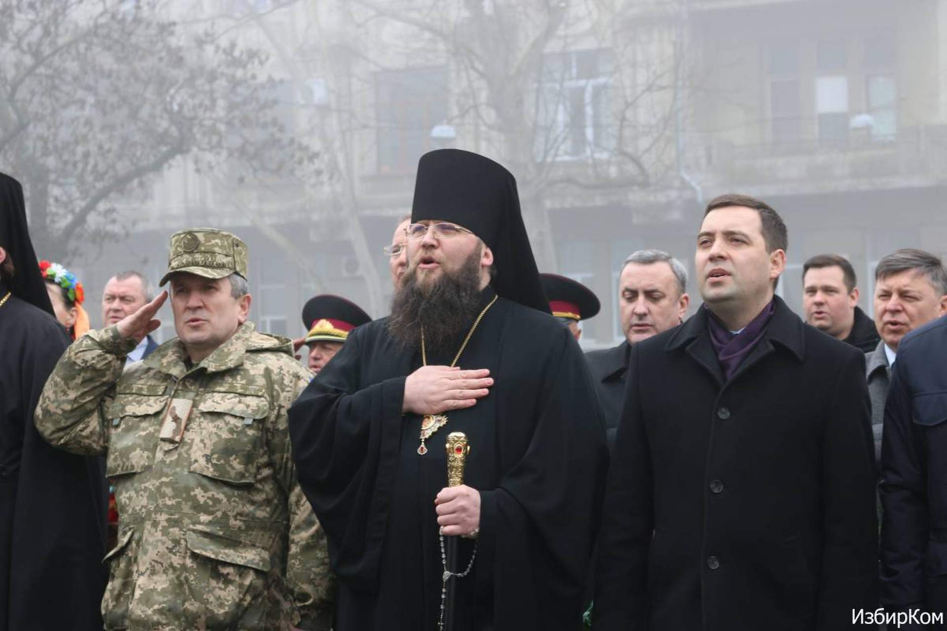 Одесситы принесли цветы к памятнику Шевченко и потребовали освободить Савченко