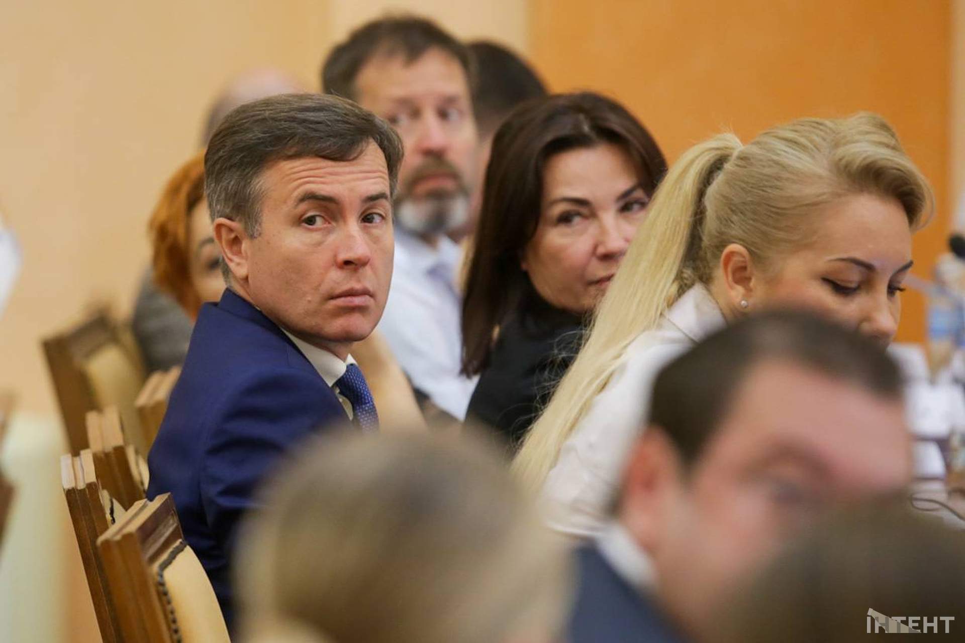 Бурхлива сесія та мітинг у світлинах Інтента