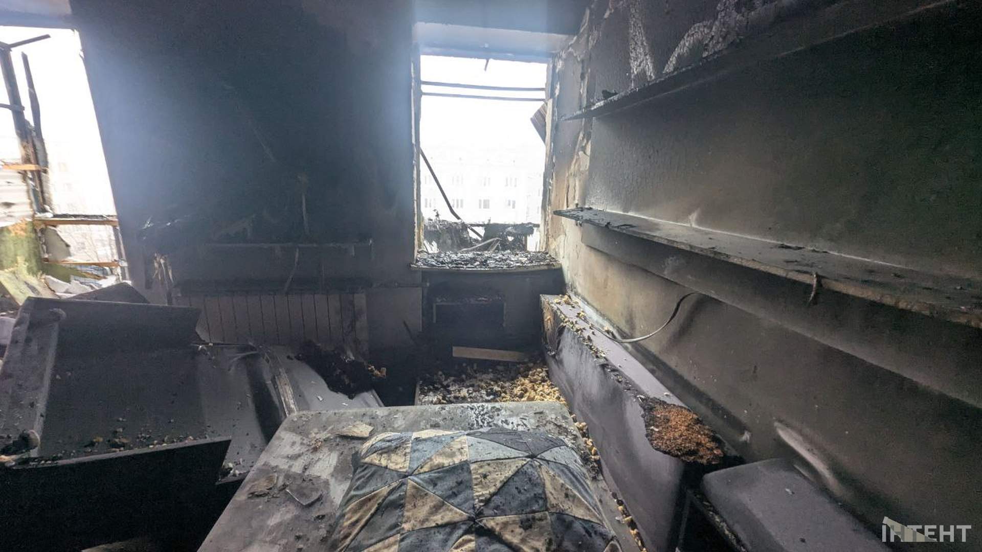 Безпілотник поцілив у багатоповерхівку в Чорноморську