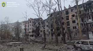 На Херсон скинули  8 авіабомб: загинув водій швидкої, десятки поранених