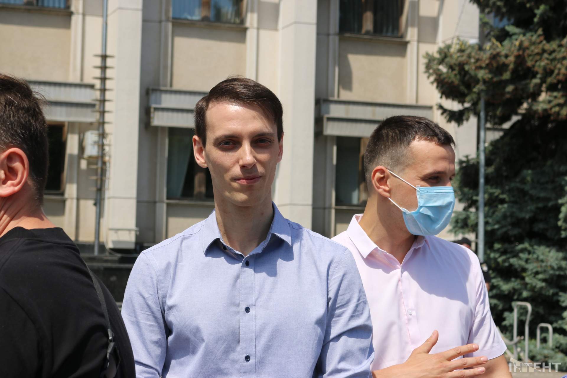 Ро наш Бро: одесити вийшли під стіни облради на підтримку Ройтбурда