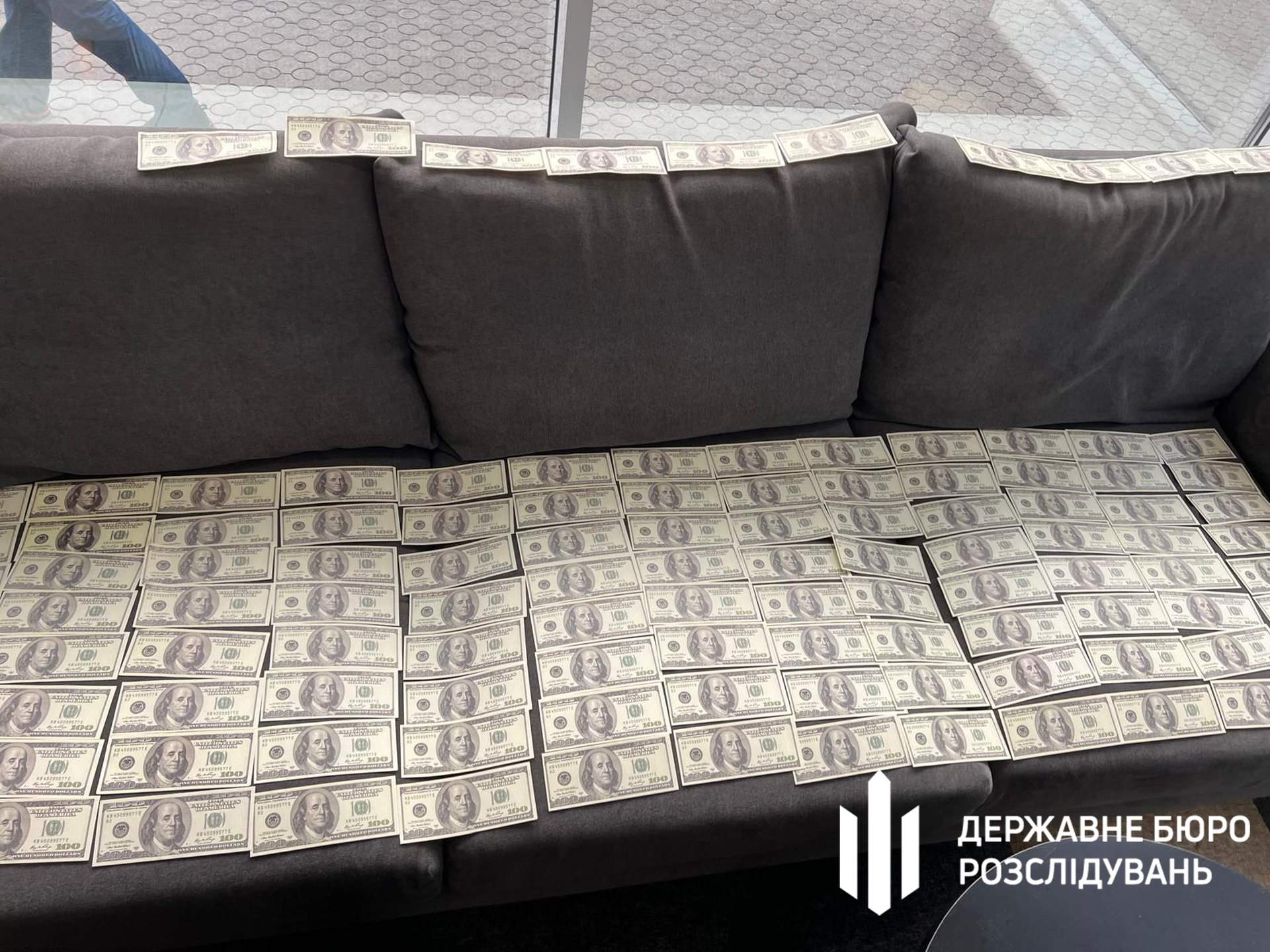 В Одесі фіктивний співробітник ДБР вибивав зі знайомого вигаданий борг в 60 тисяч доларів