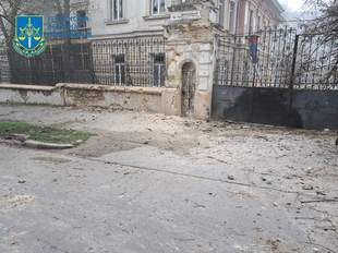 Внаслідок російського обстрілу пошкоджено пам'ятку архітектури в Херсоні