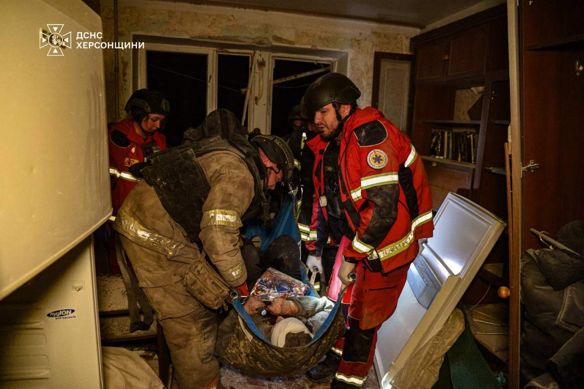 На Херсон скинули  8 авіабомб: загинув водій швидкої, десятки поранених