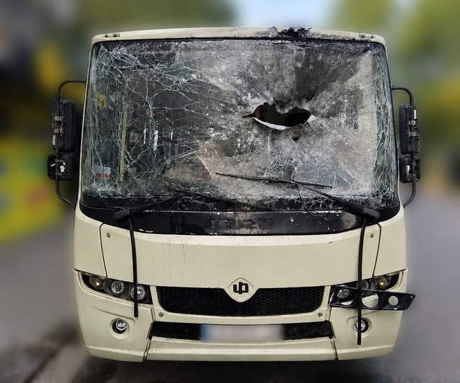 Автобус атакований дроном в Херсоні