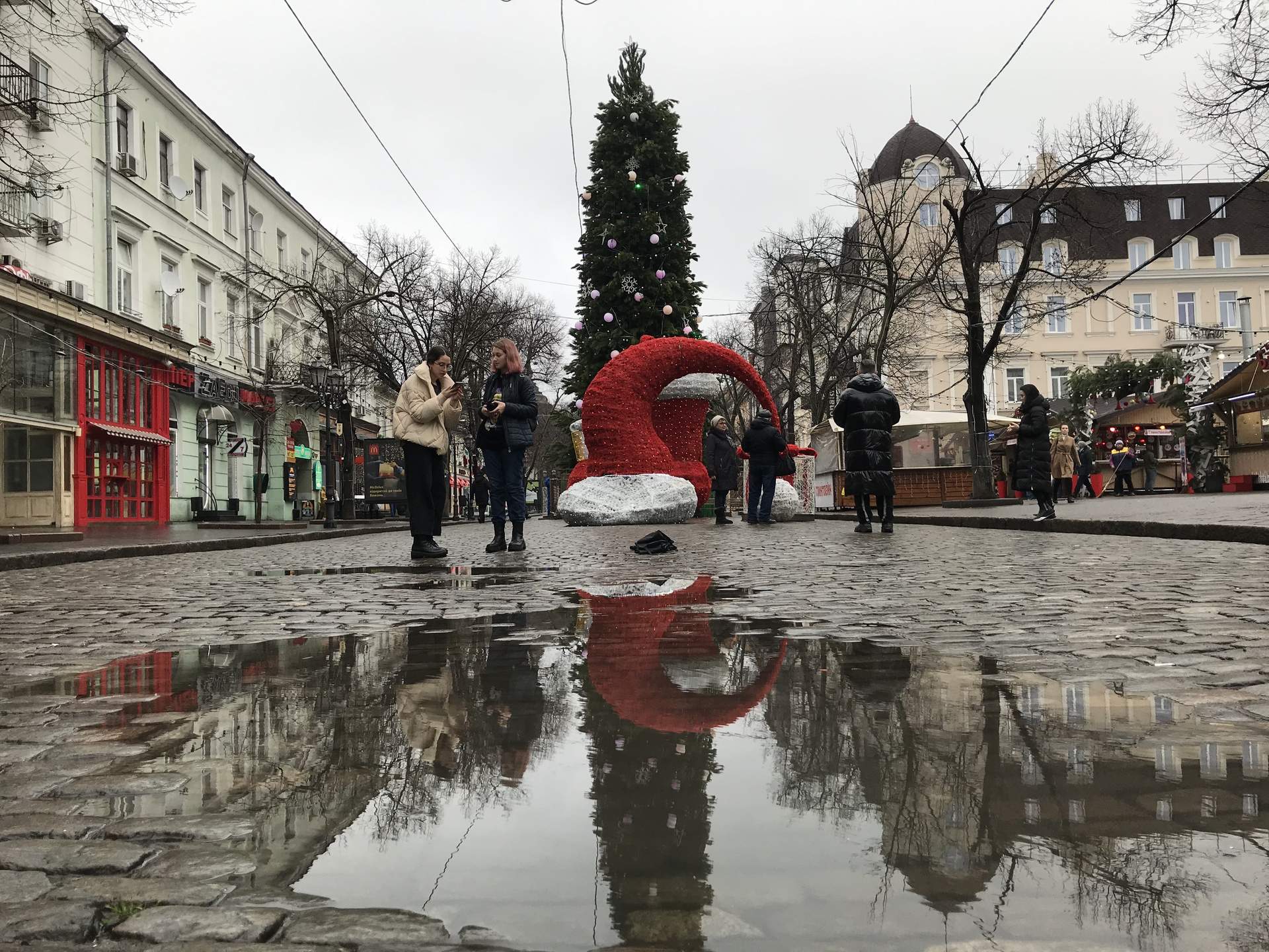 Тепле Різдво: як виглядає головна вулиця Одеси в святковий день
