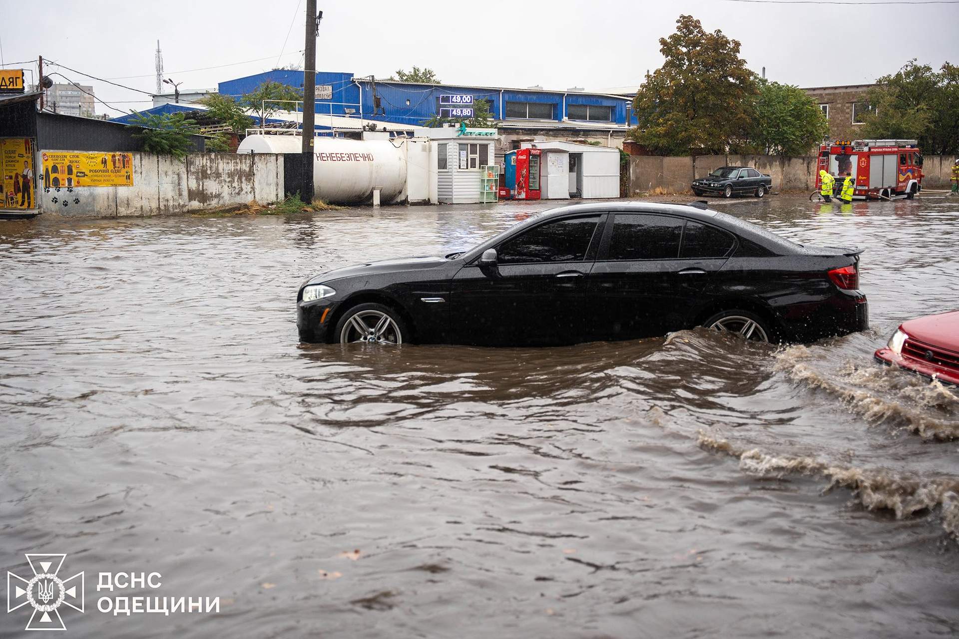 Негода знеструмила понад 30 населених пунктів на Одещині