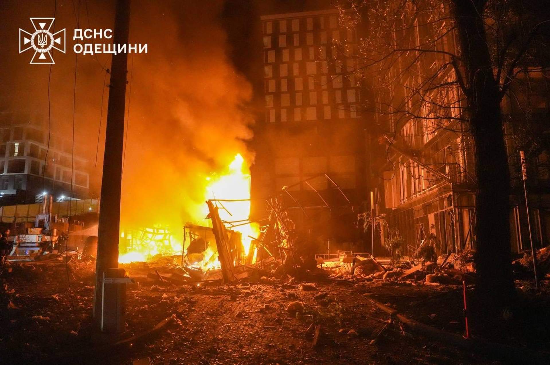 Пожежі та смерть: росіяни вночі атакували Одесу дронами