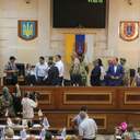 Сессия областного совета: шины, камуфляж и фото на память