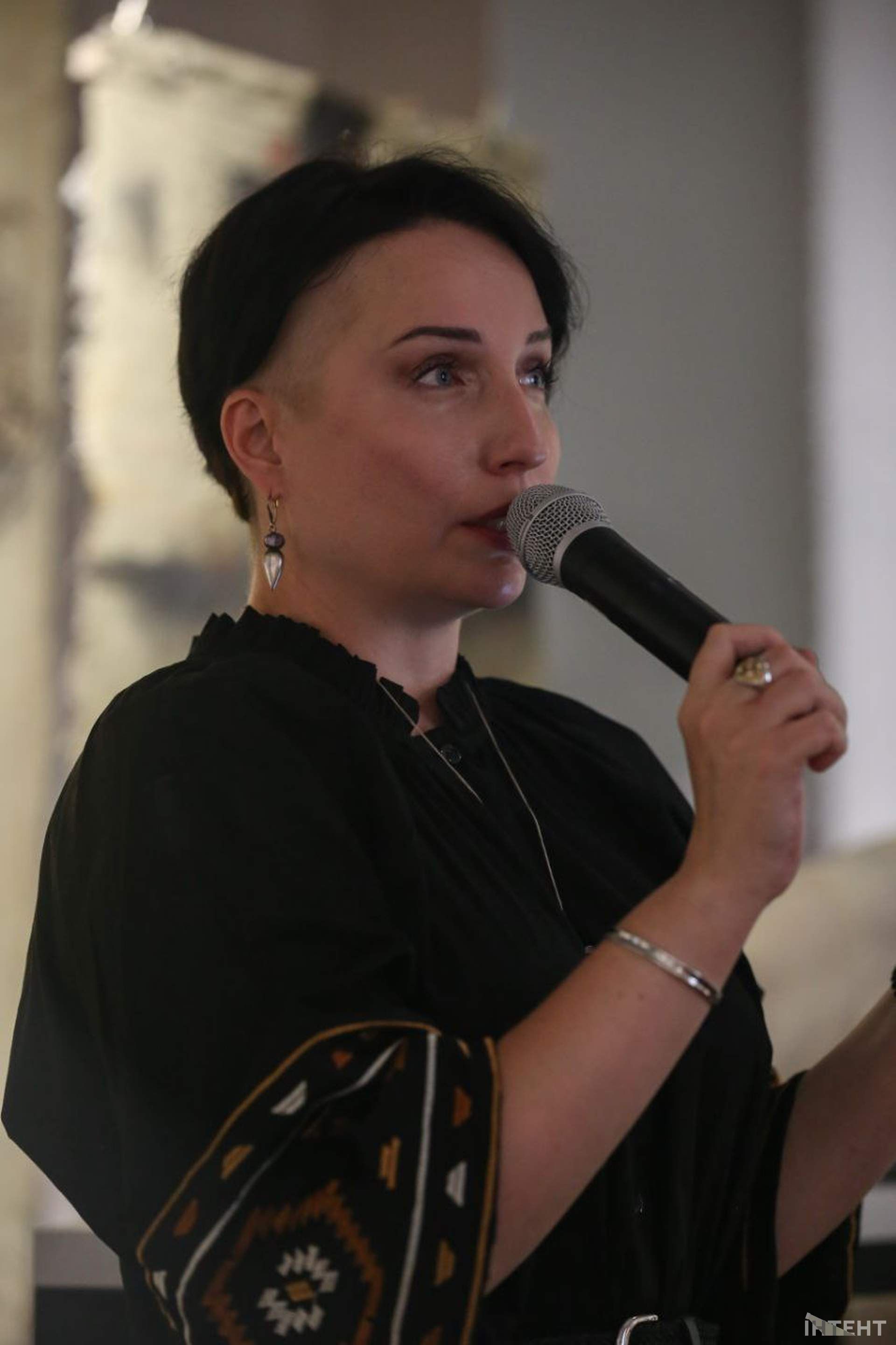 "Надламаний голос моря": лауреатка Шевченківської премії та одеський поет читали вірші
