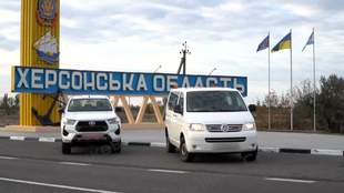 Миколаївська громада передала військовим на фронт нові автівки