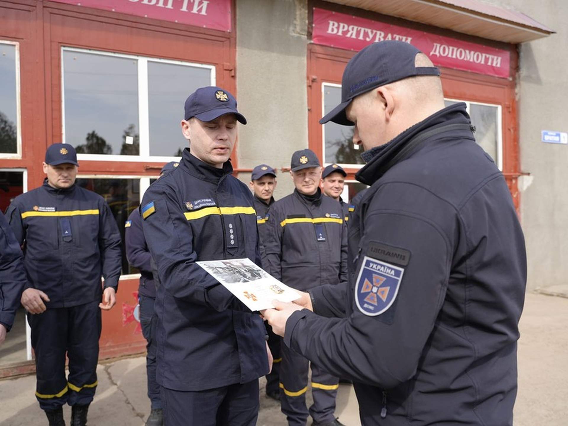 У Снігурівці нагородили рятувальників