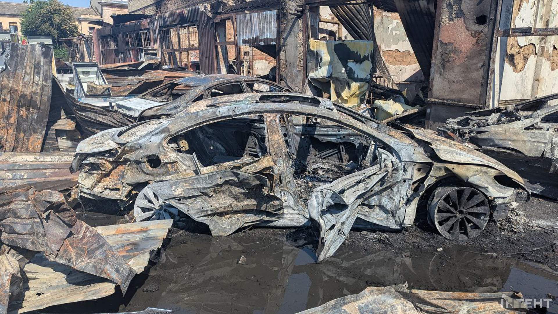 Пожежі та смерть: росіяни вночі атакували Одесу дронами