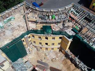 Суд розпочав розгляд справи щодо робіт на напівциркульній будівлі поряд з пам'ятником Дюку