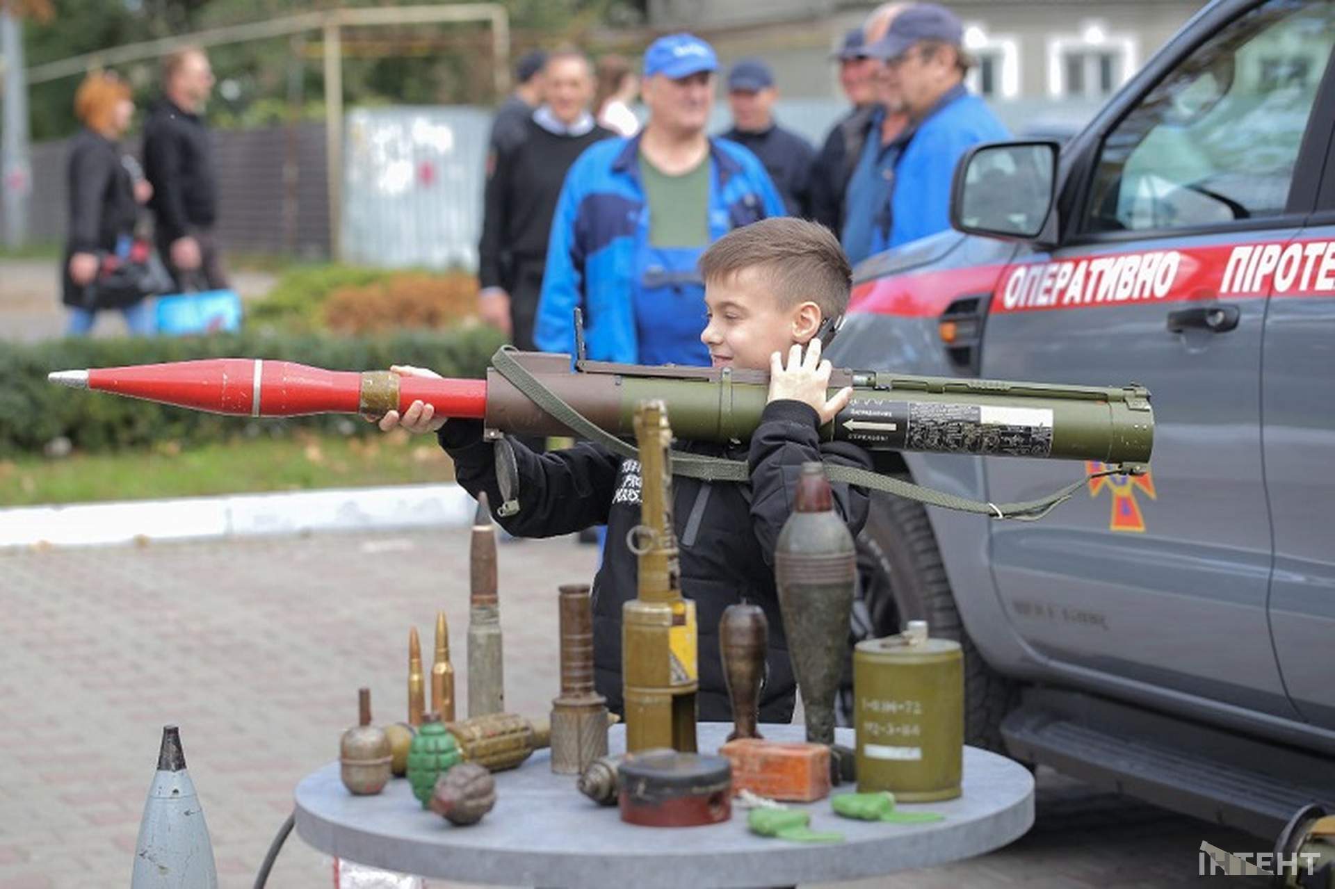 Одеситам розповіли про небезпечні предмети та вчили гасити пожежі