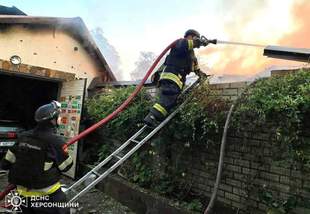 У Херсоні вогнеборці потрапили під обстріл окупантів: постраждав рятувальник