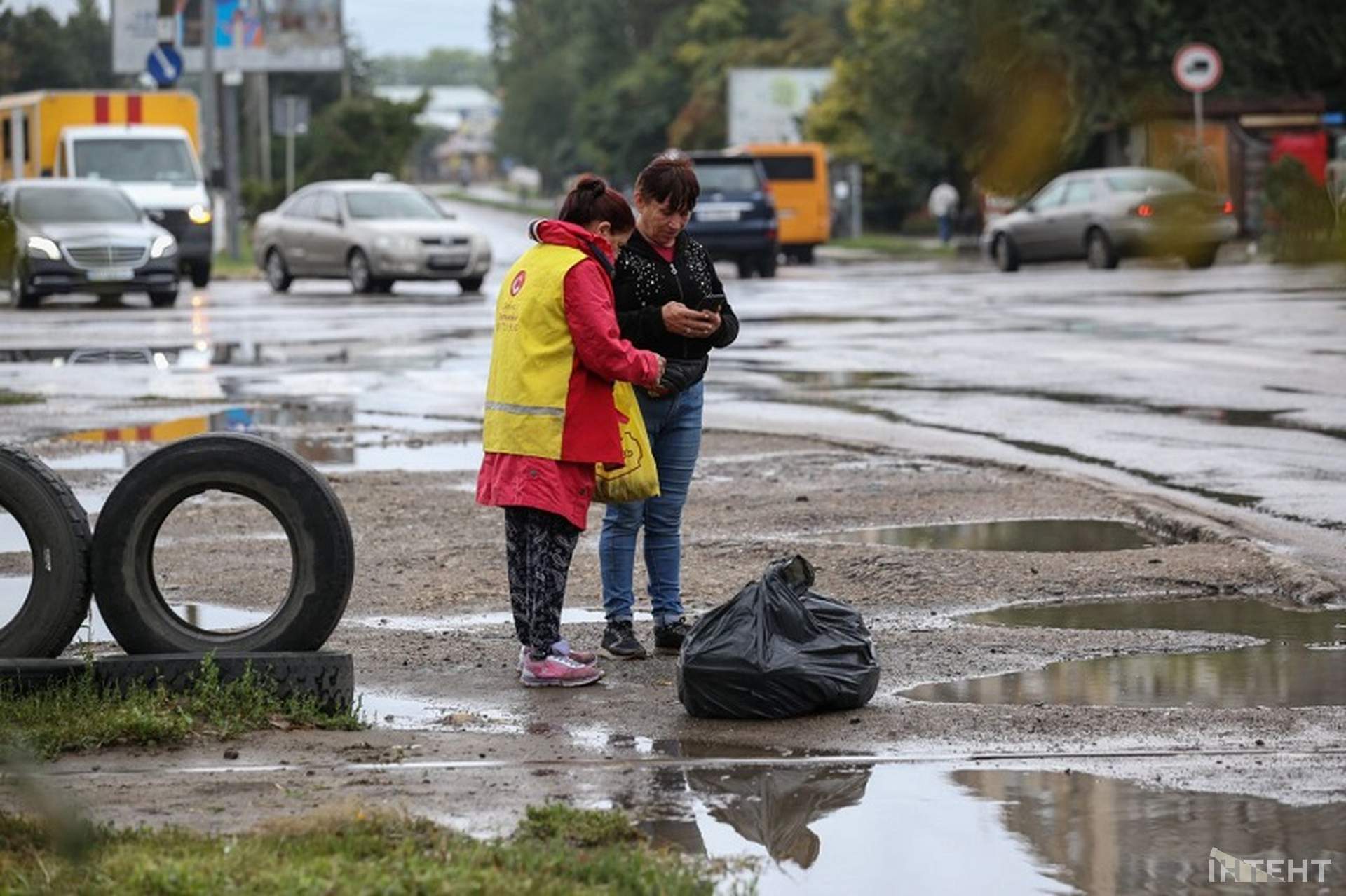 Наслідки негоди в Одесі: зламані гілки та підтоплені вулиці (оновлено)