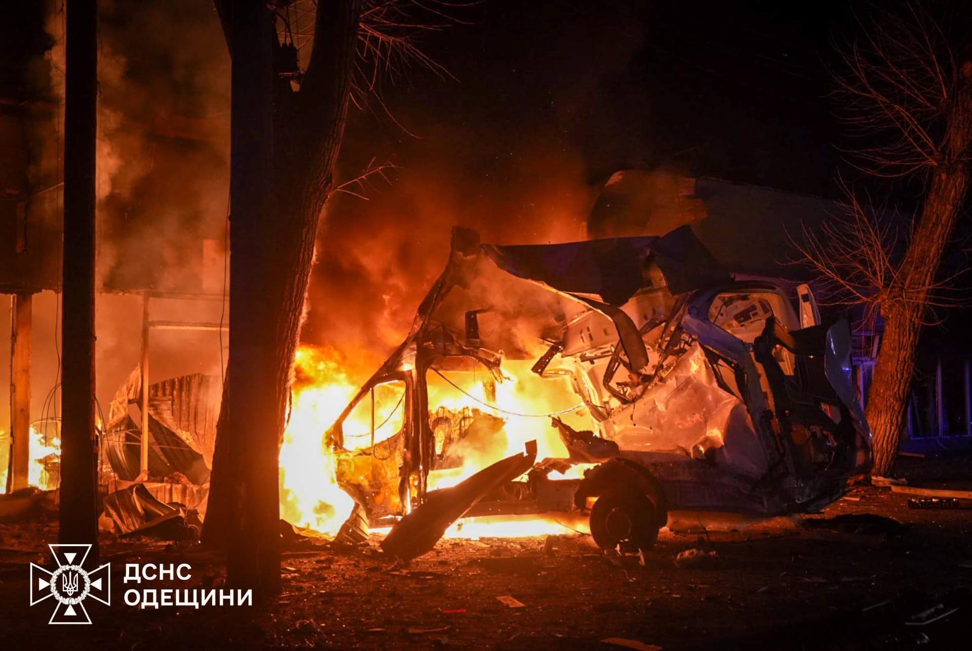 Дрони росіян спалили автомобілі та підприємства в Одесі