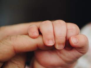 Жінка всиновила нещодавно залишену дитину в пологовому будинку Миколаєва