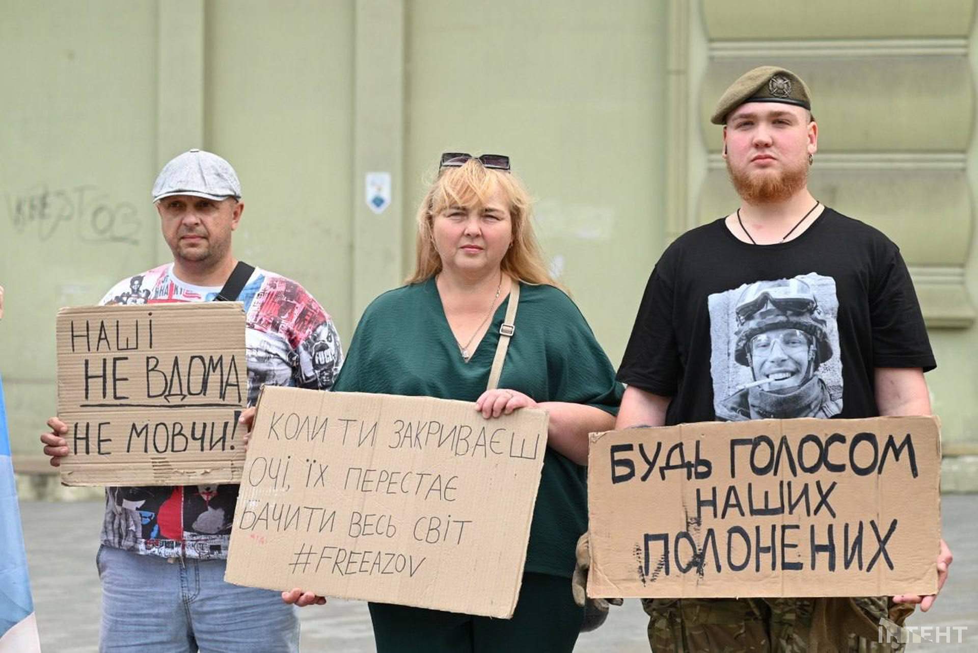 Двоє колишніх полонених відмітили річниці звільнення на акції в Одесі