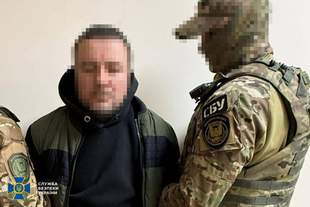 SBU detains men in Odesa who were preparing to throw grenades at military in the city