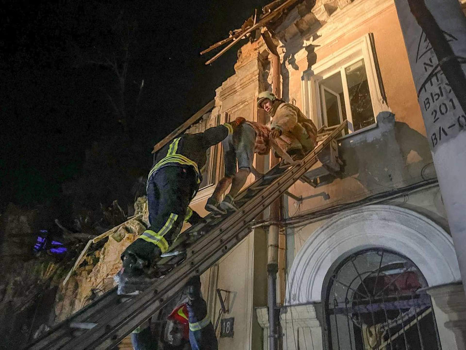 Собор, пам'ятки архітектури, порт: ворог вдарив по Одесі п'ятьма видами ракет