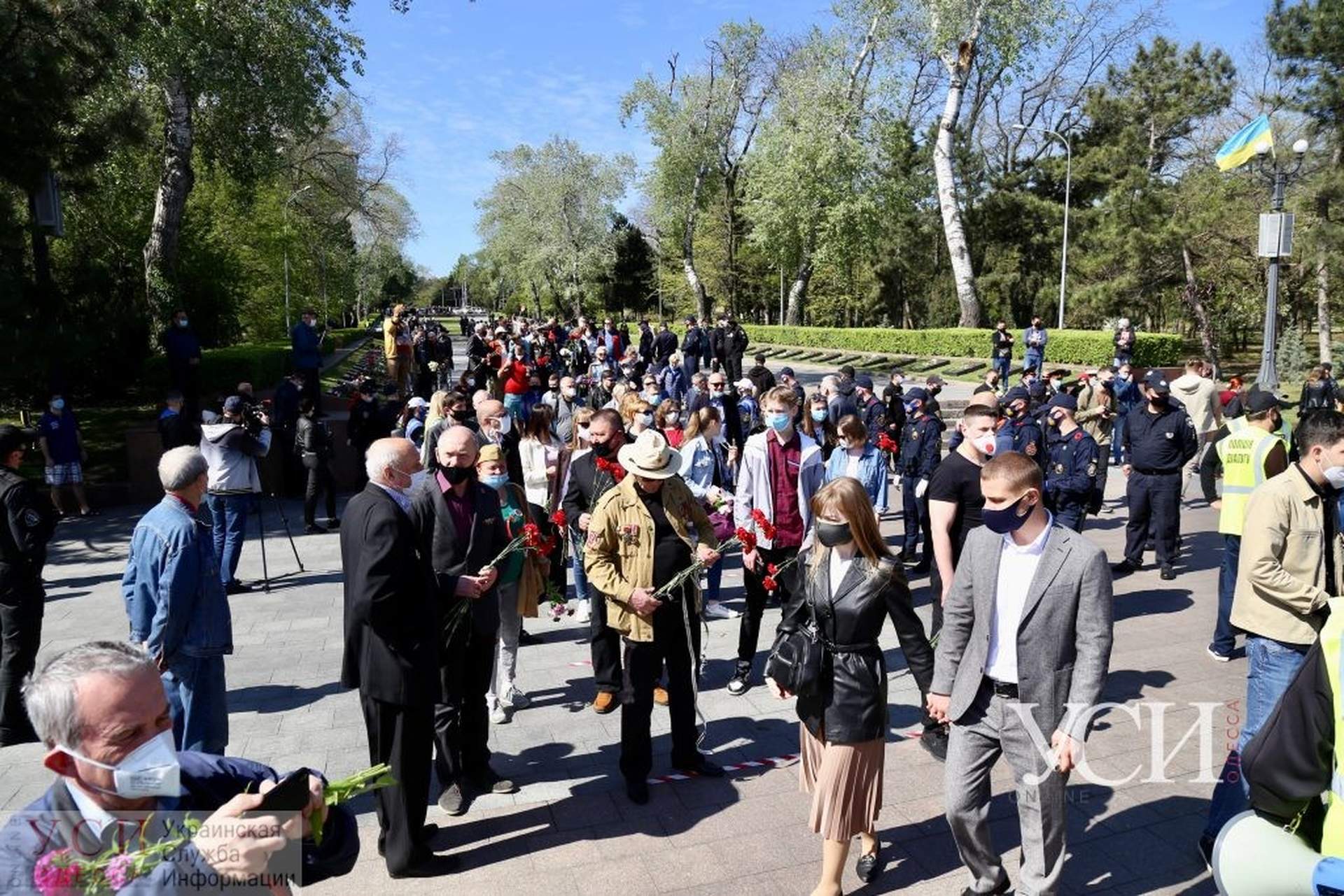 В Одесі відзначили День Перемоги покладанням квітів, та «безсмертним полком» з портретами Шухевича