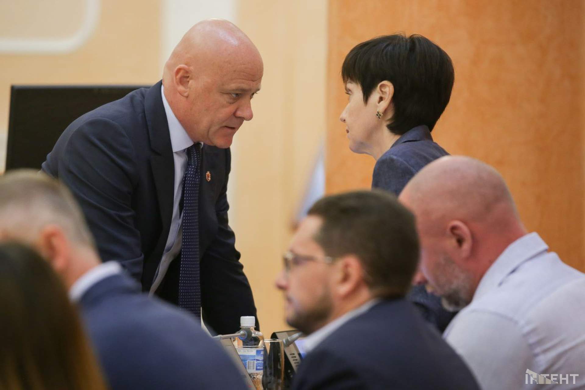 Обличчя та емоції: сесія Одеської міської ради в об'єктиві Інтента
