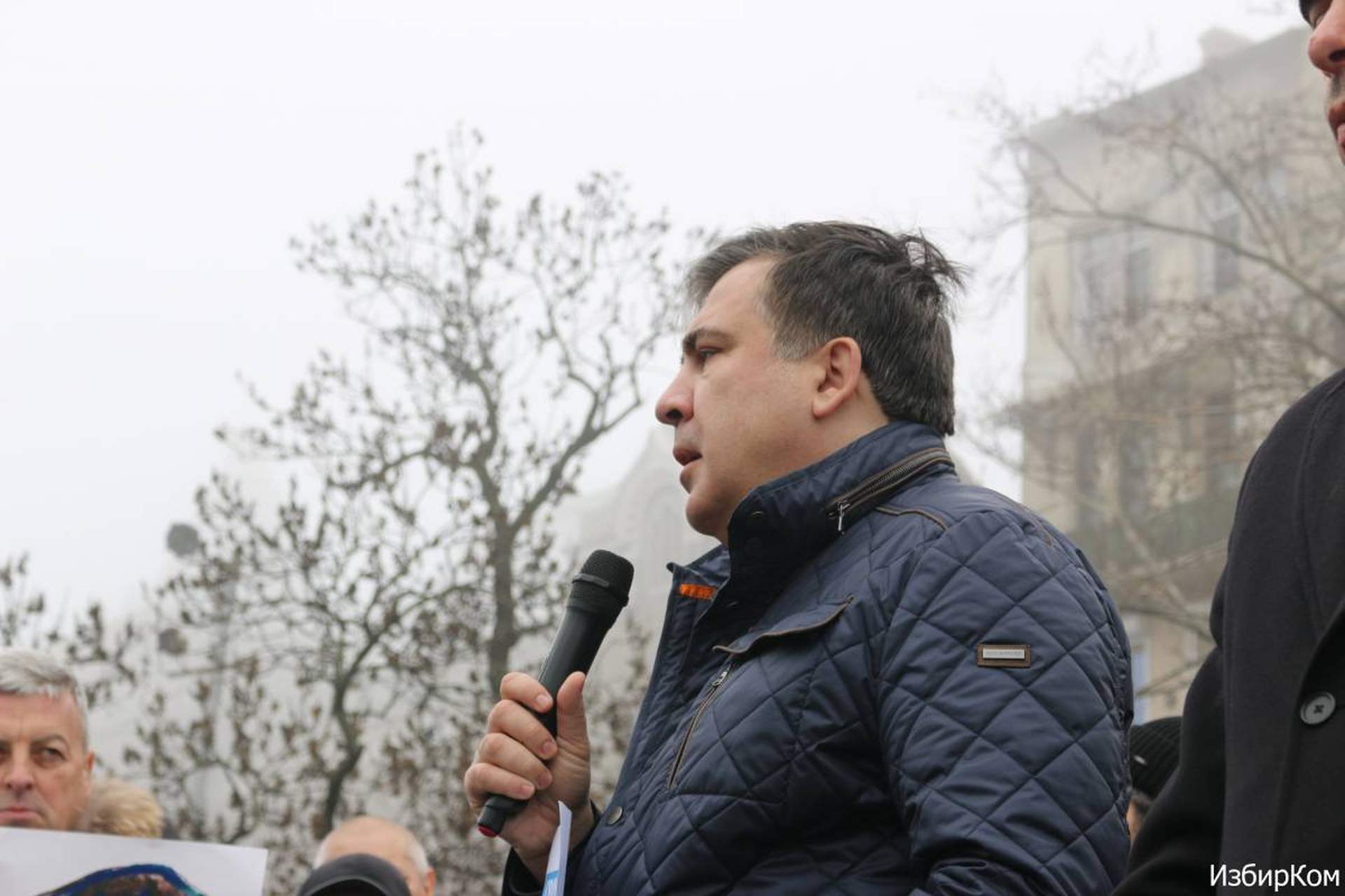 Одесситы принесли цветы к памятнику Шевченко и потребовали освободить Савченко