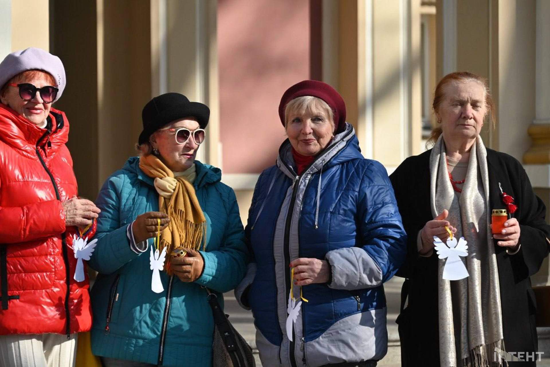 В Одесі вшанували пам'ять вбитих росіянами у драмтеатрі Маріуполя