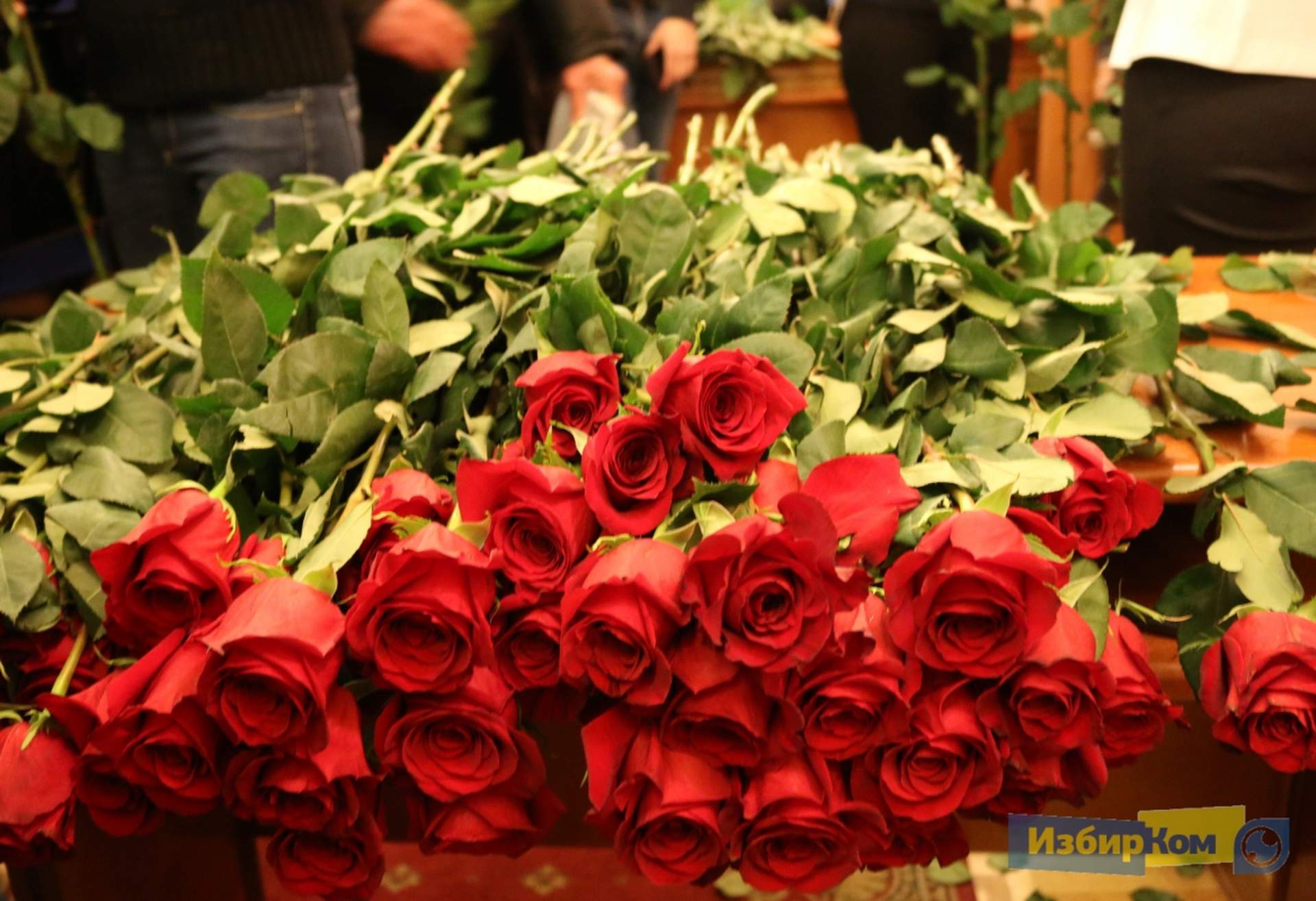 Сессия Одесского городского совета: розы депутатам и более ста вопросов повестки дня