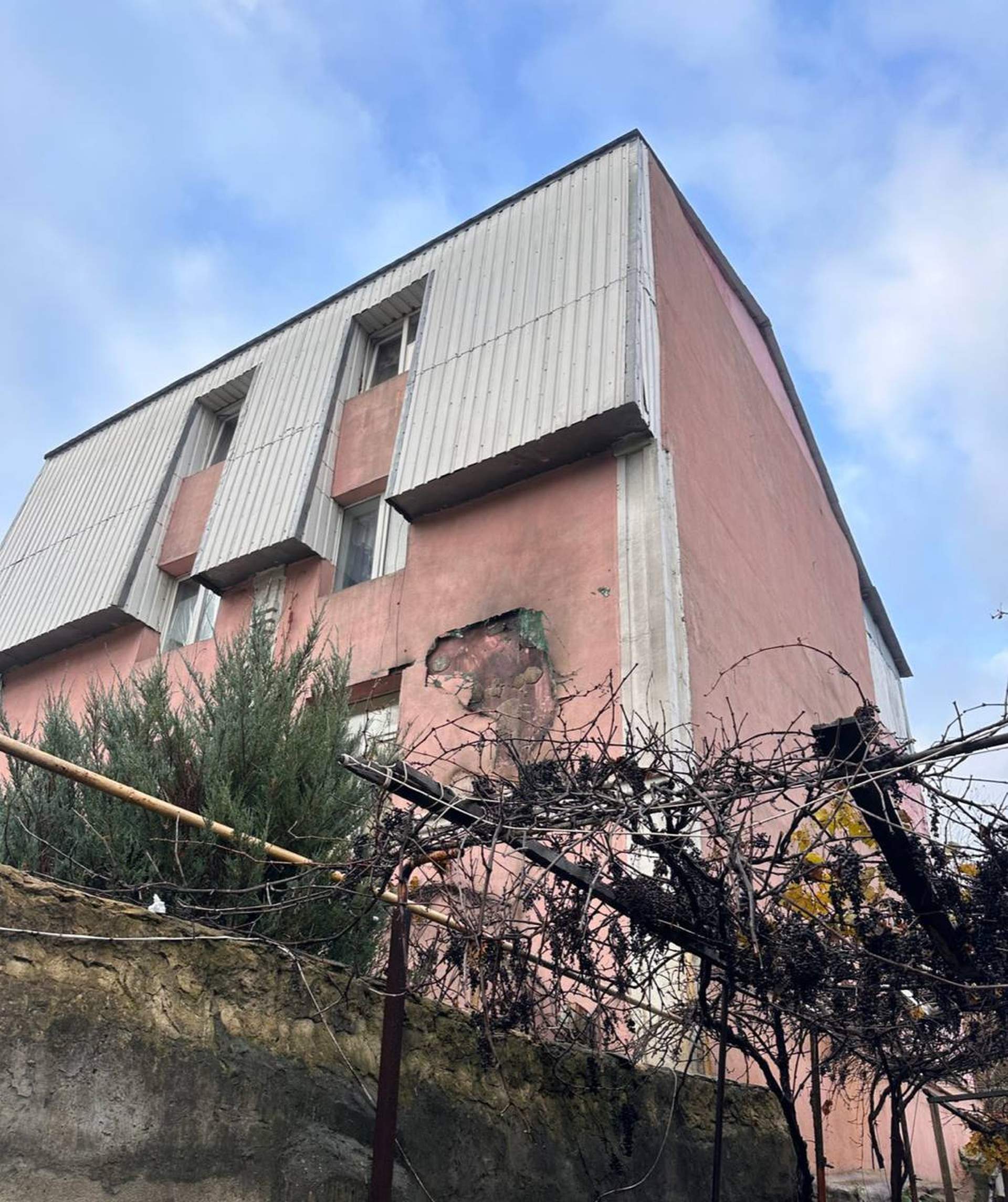 Дрон підпалив чотириповерховий будинок в Одесі