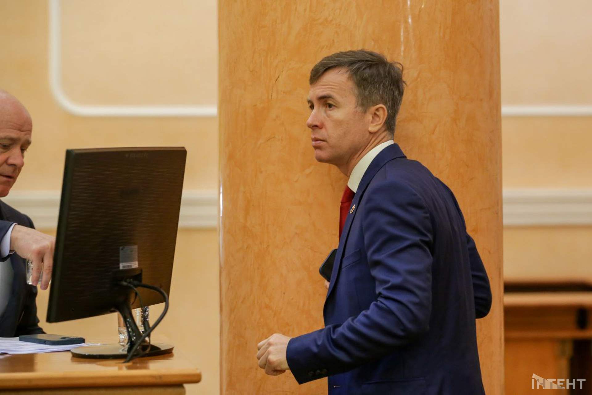 Обличчя та емоції: сесія Одеської міської ради в об'єктиві Інтента