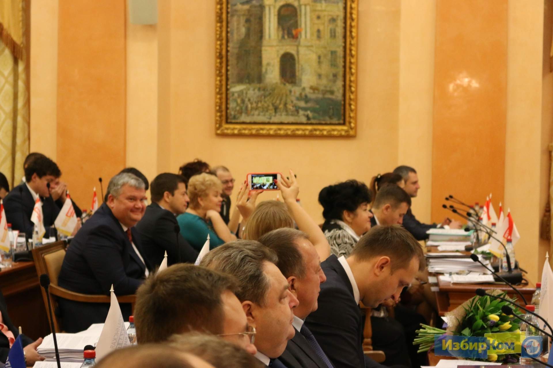 Сессия Одесского городского совета: розы депутатам и более ста вопросов повестки дня